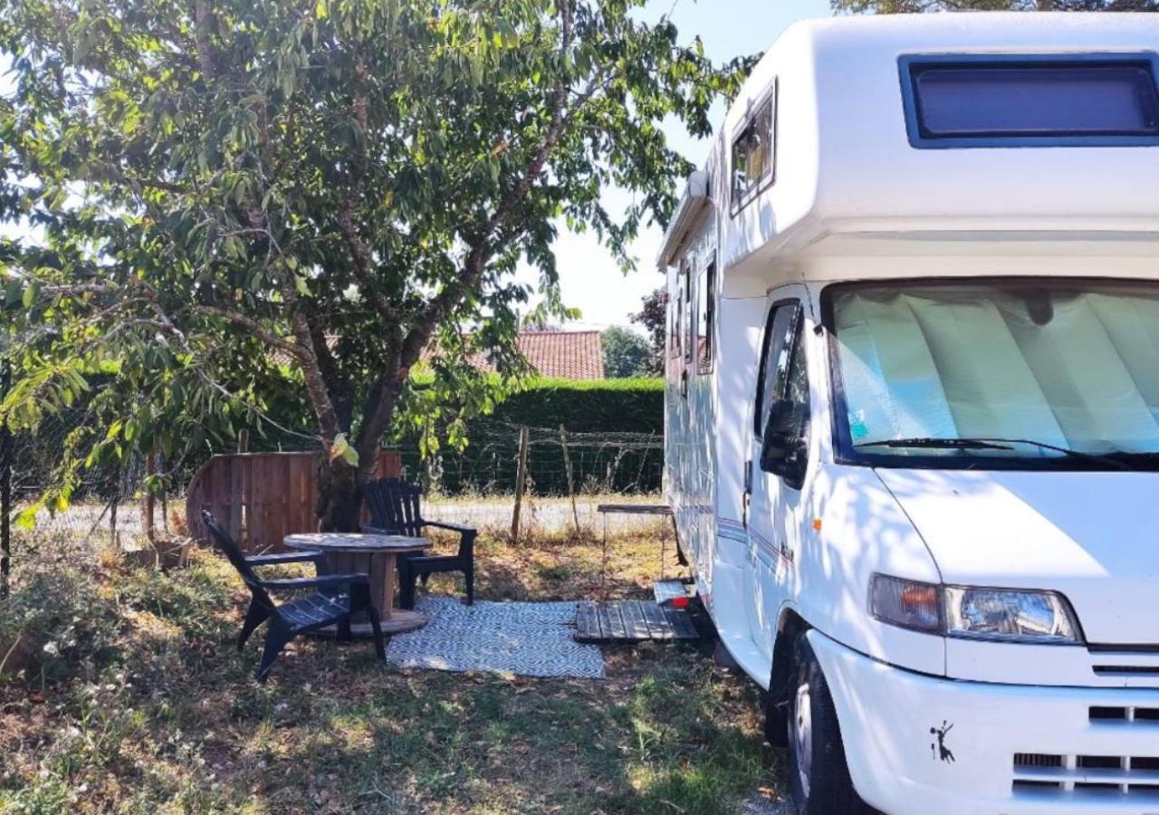 Charmant Camping-Car A La Campagne Labessiere-Candeil Eksteriør billede